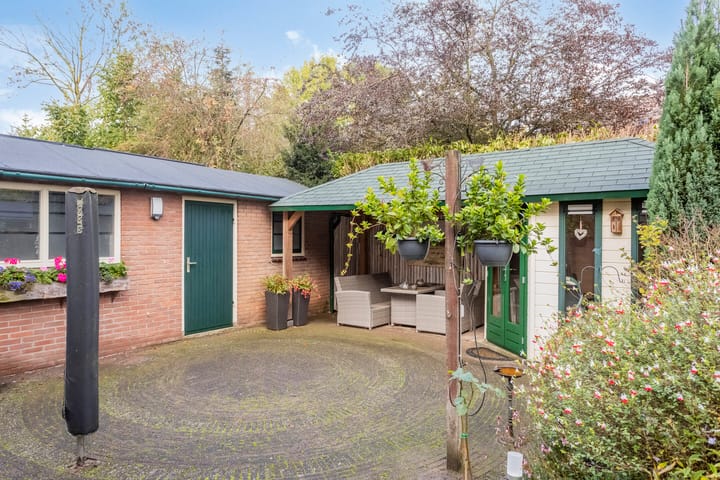 Foto 39 van van Houtstraat 42