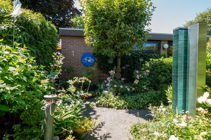 Foto 30 van Elzenlaan 2