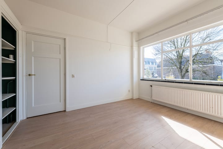 Foto 11 van Julianalaan 4-A