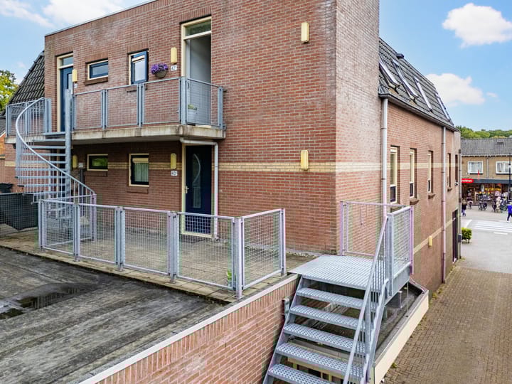 Photo 8 of Stuijvenburchstraat 40-A