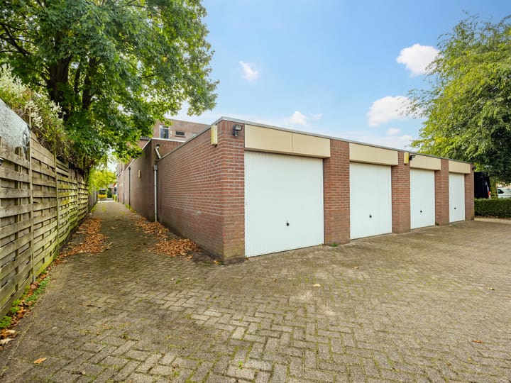 Photo 24 of Stuijvenburchstraat 40-A