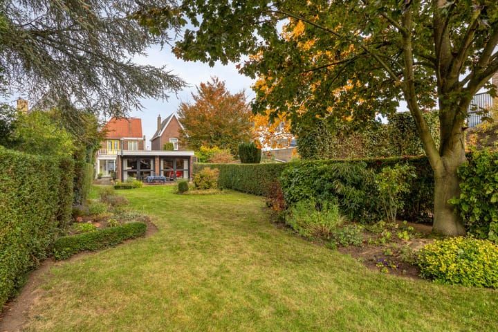 Photo 2 of Julianalaan 19