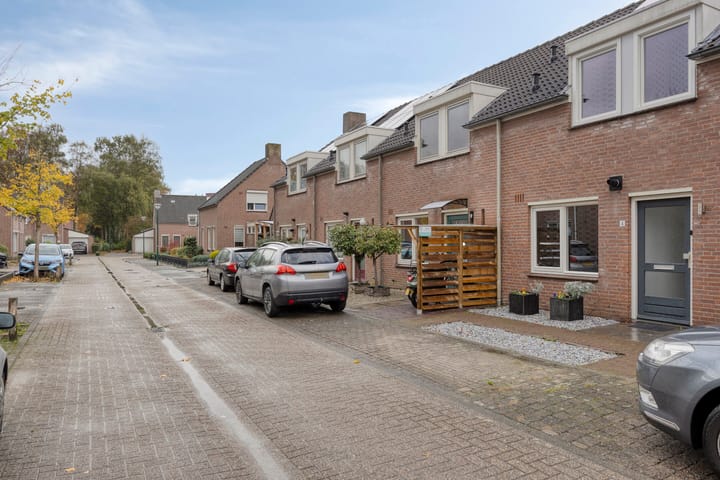 Photo 31 of Monseigneur Dubbelmanstraat 4