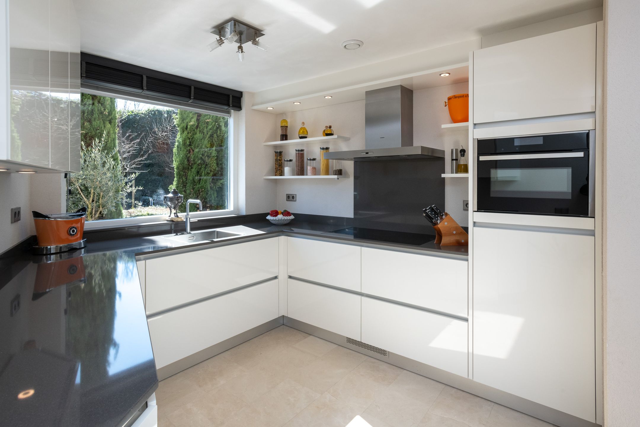 Foto 6 van Dolfijnpark 10