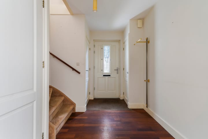 Photo 8 of Kamille 10