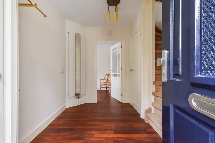 Photo 7 of Kamille 10