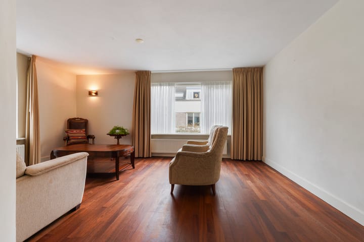 Photo 12 of Kamille 10