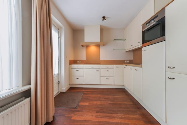 Photo 18 of Kamille 10