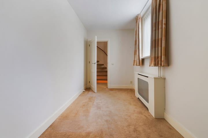 Photo 26 of Kamille 10