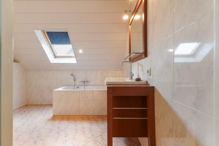 Photo 27 of Kamille 10