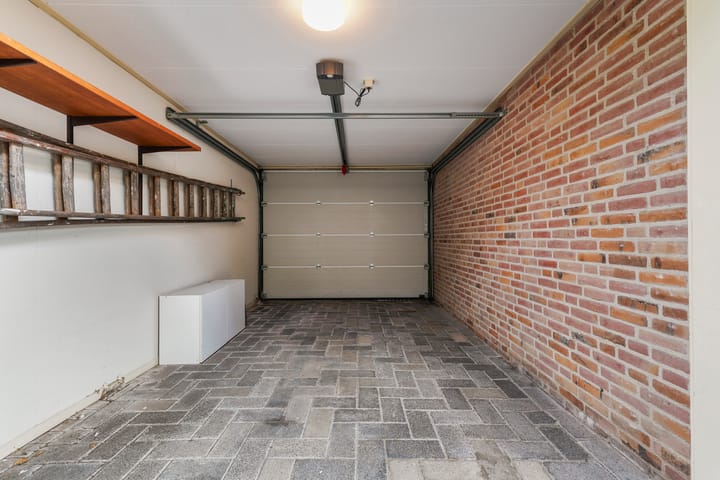 Photo 37 of Kamille 10