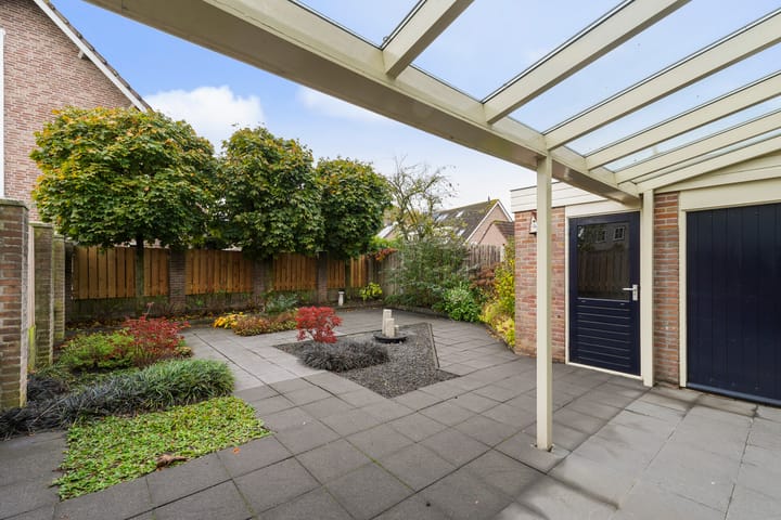 Photo 3 of Kamille 10