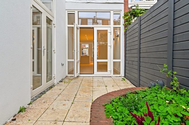 Foto 15 van Rijklof van Goensstraat 19