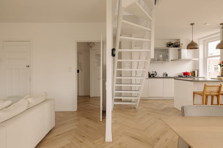 Photo 13 of Vechtstraat 81-3