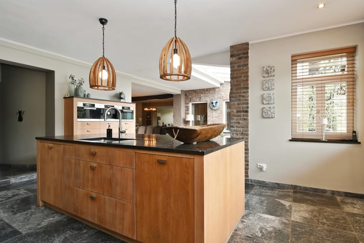 Photo 18 of Maasheuvel 24