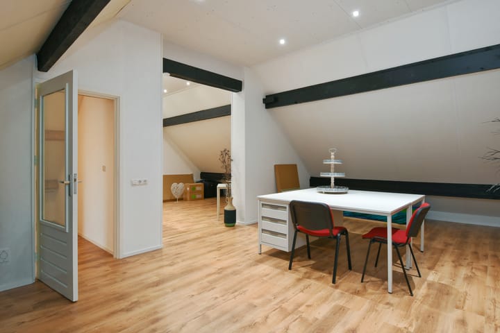 Photo 33 of Maasheuvel 24