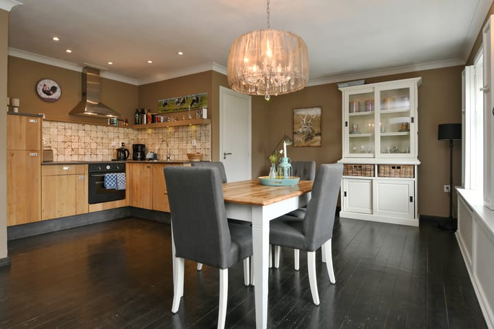 Photo 43 of Maasheuvel 24