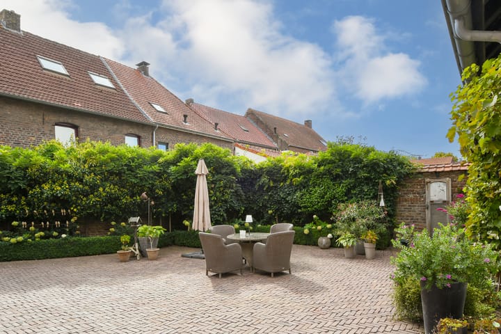 Photo 52 of Maasheuvel 24