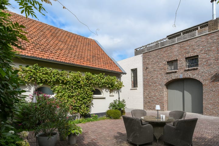 Photo 53 of Maasheuvel 24