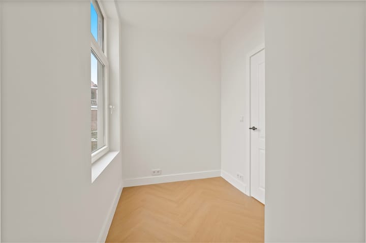 Foto 40 van Rijklof van Goensstraat 19