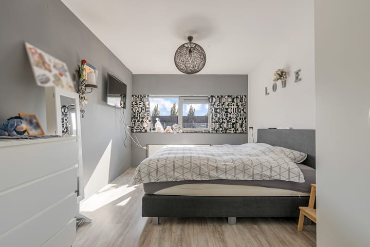 Photo 4 of Cézannestraat 14