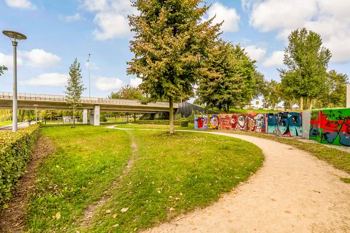 Photo 42 of Cézannestraat 14