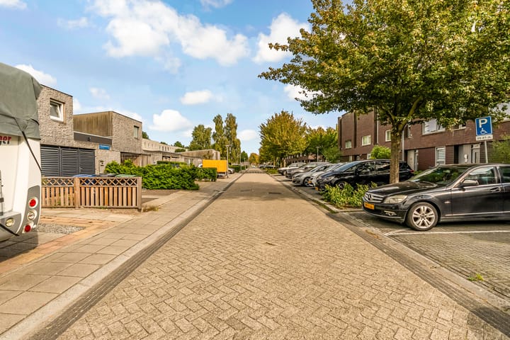 Photo 39 of Cézannestraat 14