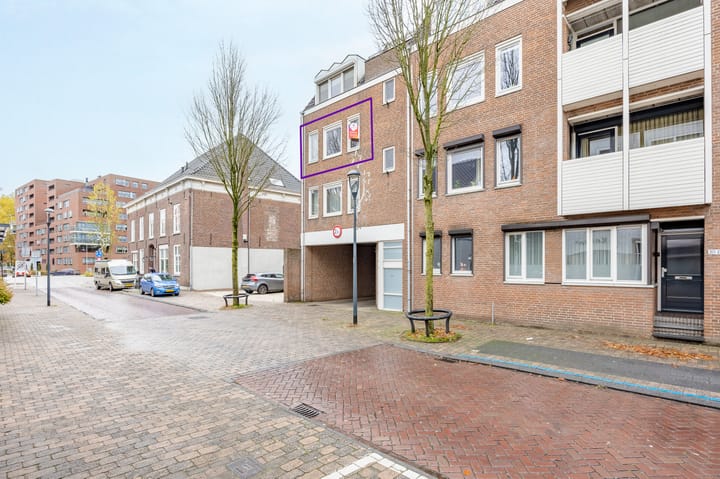 Photo 31 of Patersstraat 46