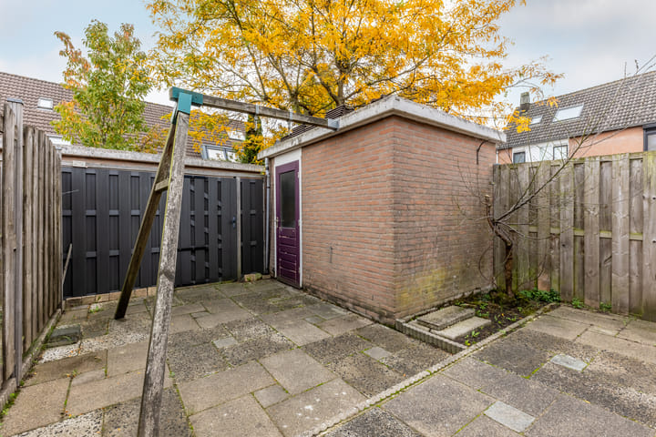 Photo 27 of Jean-Paul Sartre-erf 28