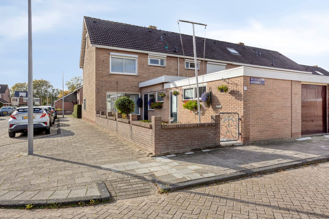 Foto 1 van Willem van den Bergstraat 1