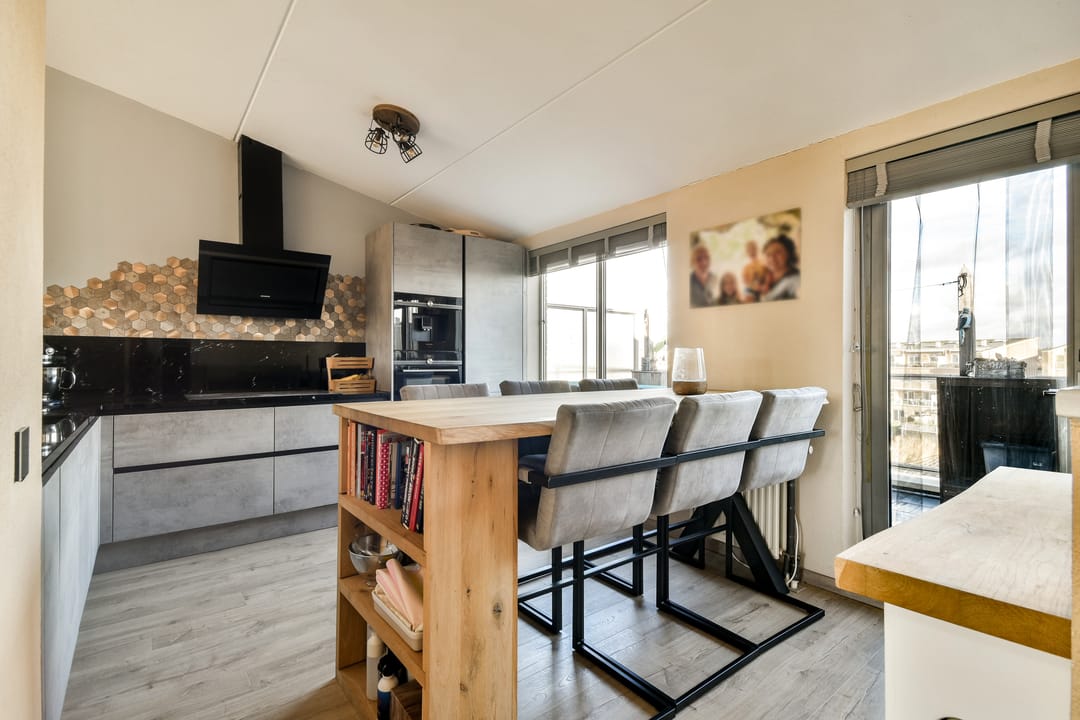 Foto 7 van Verzetsplein 10