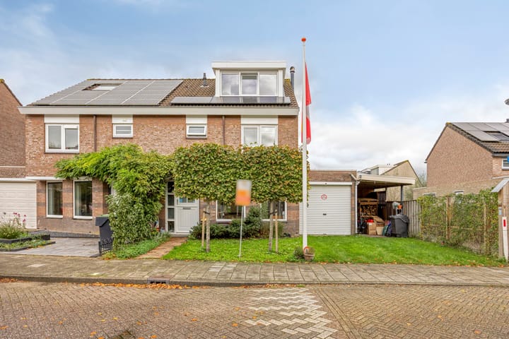 Photo 5 of Weegbreelaan 11