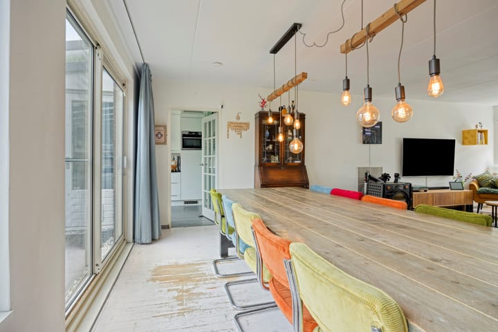 Photo 12 of Weegbreelaan 11