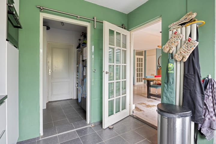 Photo 18 of Weegbreelaan 11