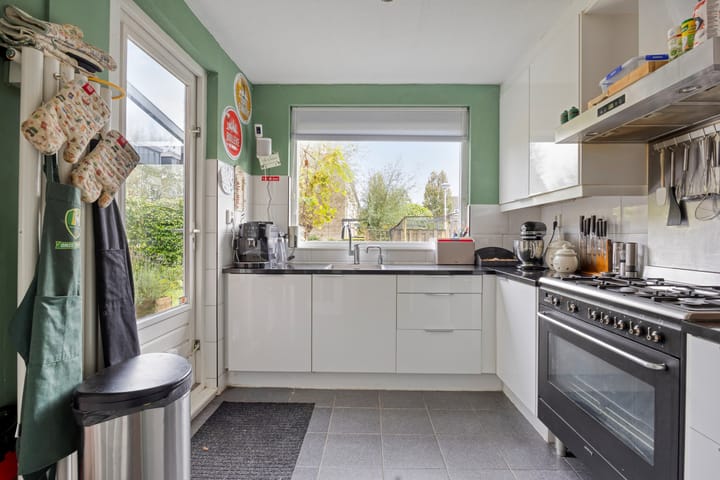 Photo 19 of Weegbreelaan 11