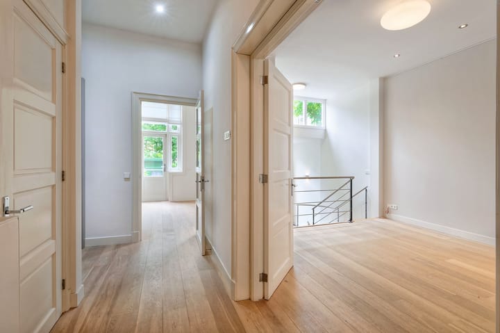 Foto 7 van De Lairessestraat 82-A