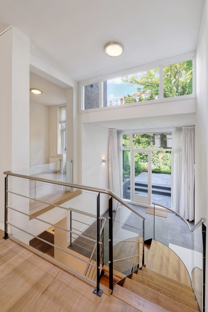 Foto 11 van De Lairessestraat 82-A