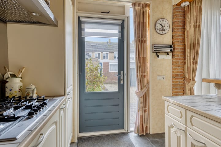 Photo 17 of Nicolaas van Puttenstraat 6