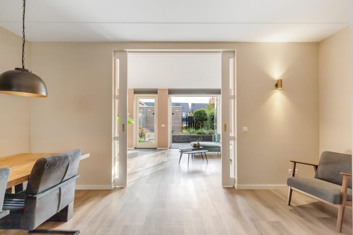 Photo 13 of Mispel 5