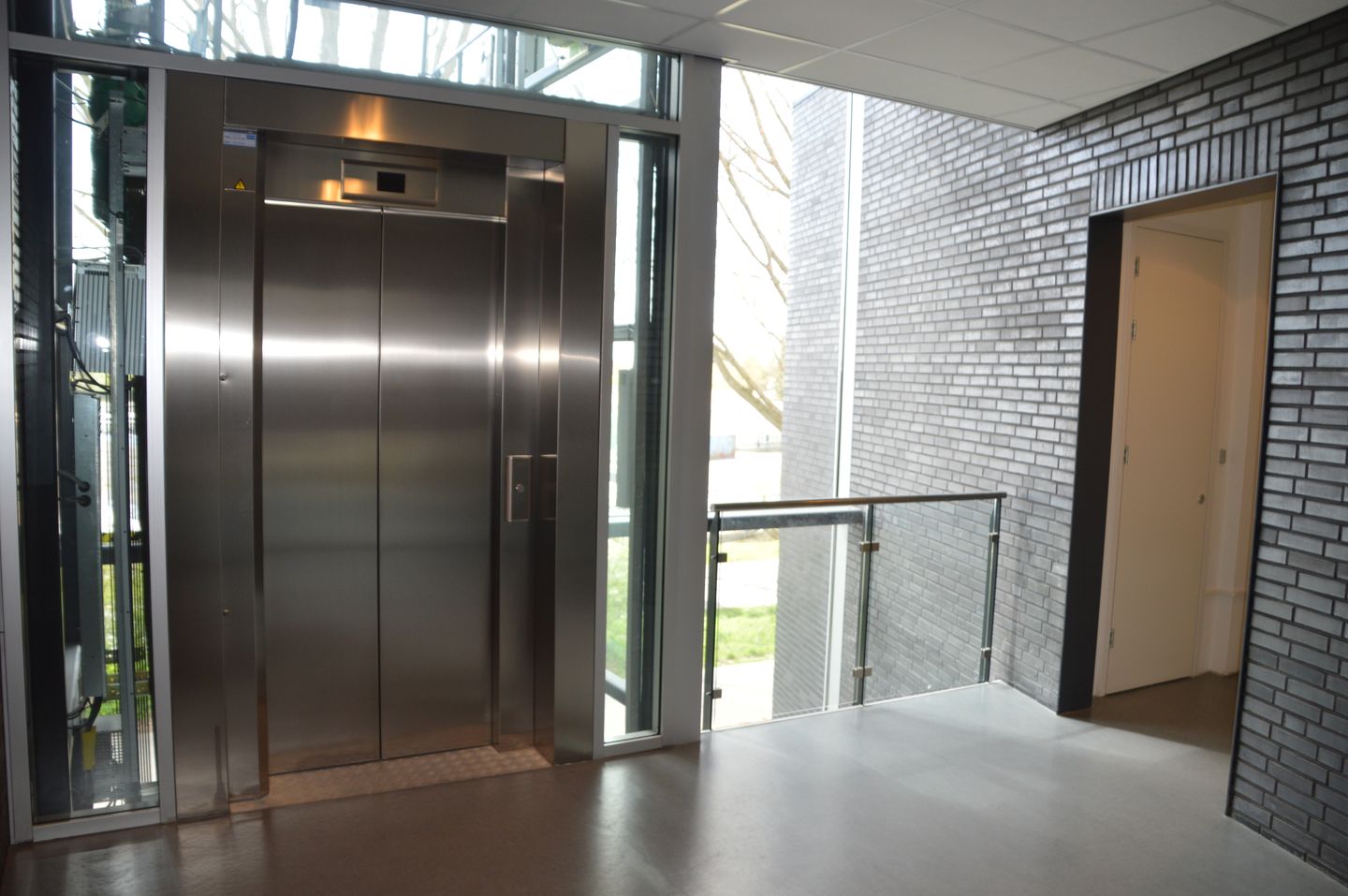 View photo 4 of Edisonstraat 98