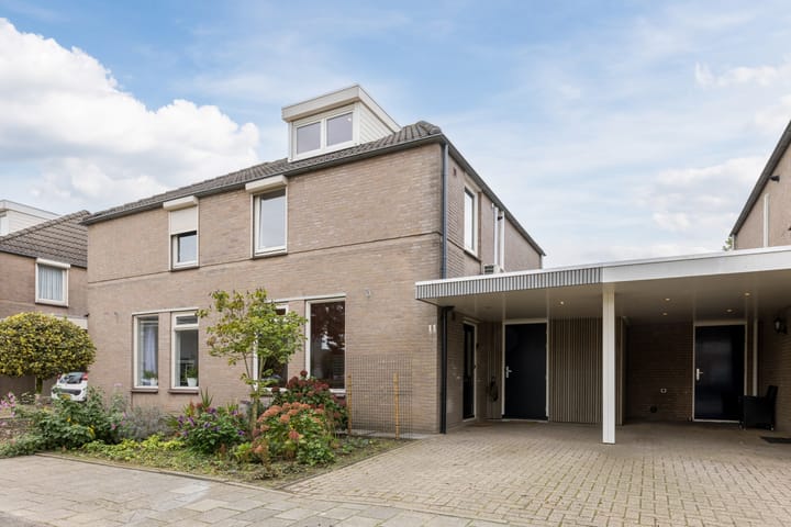 Foto 2 van Duiker 11