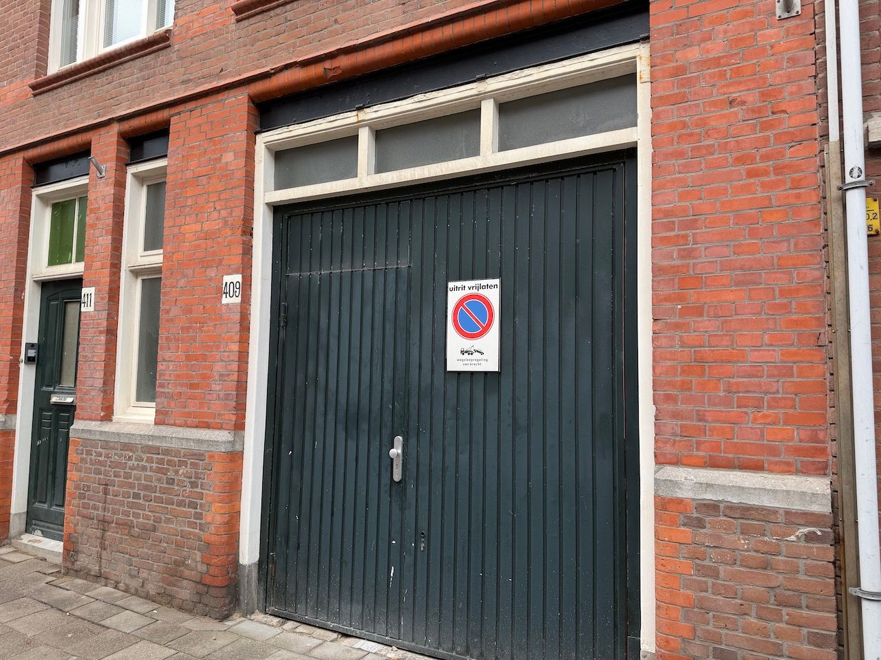 View photo 2 of Newtonstraat 409