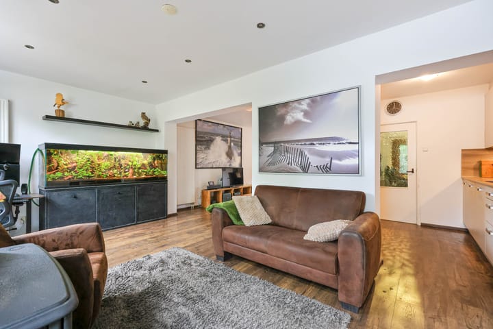 Photo 8 of Zuidergeeststraat 15