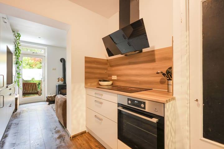 Photo 9 of Zuidergeeststraat 15