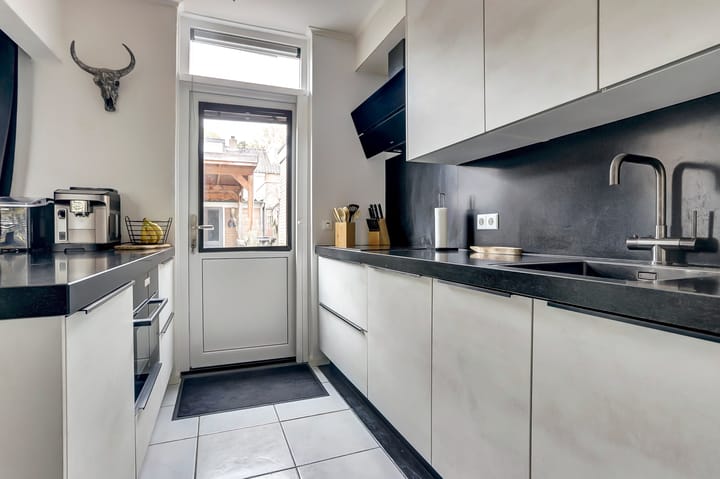 Photo 15 of De Huterstraat 24