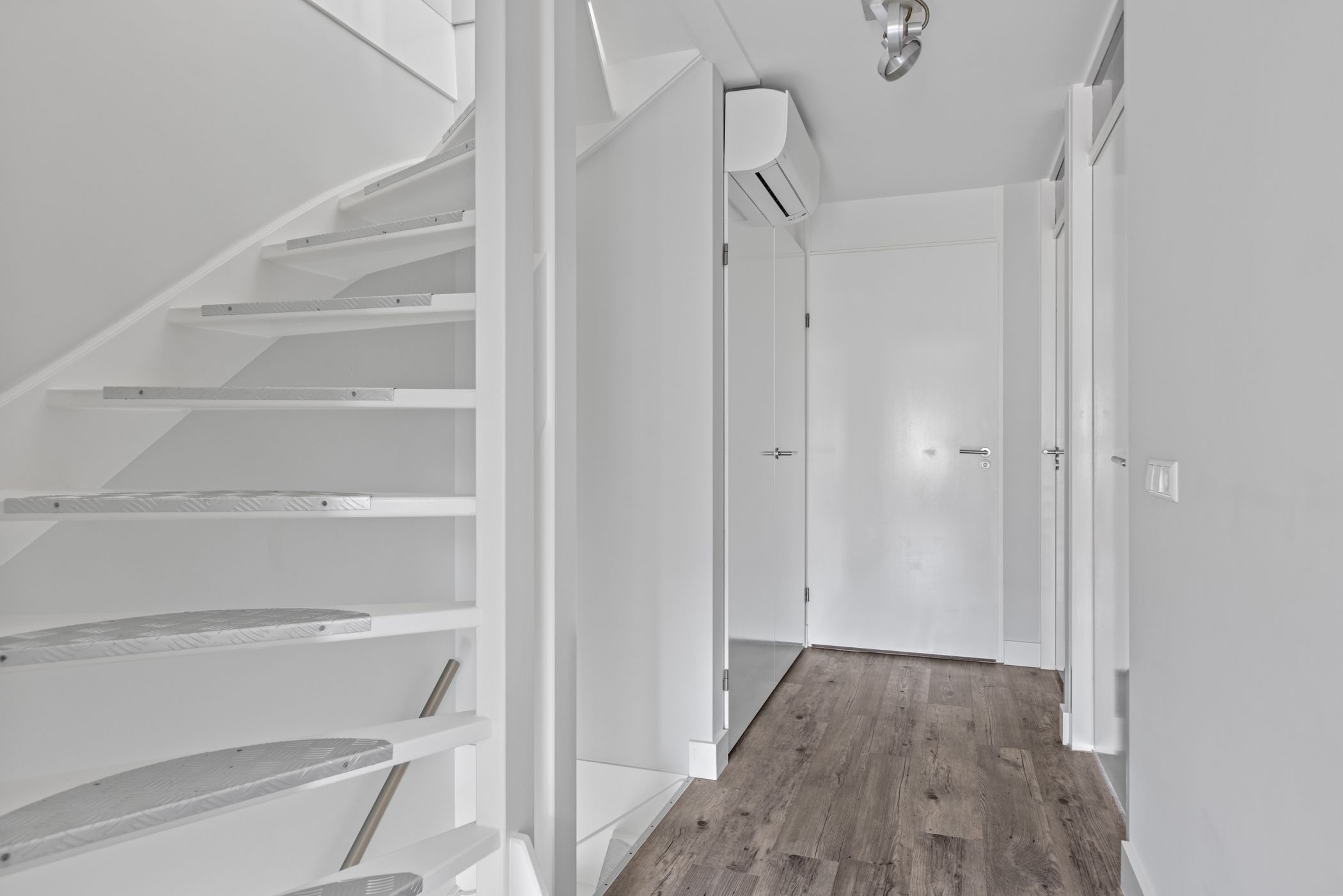 Foto 48 van Oudstraat 2