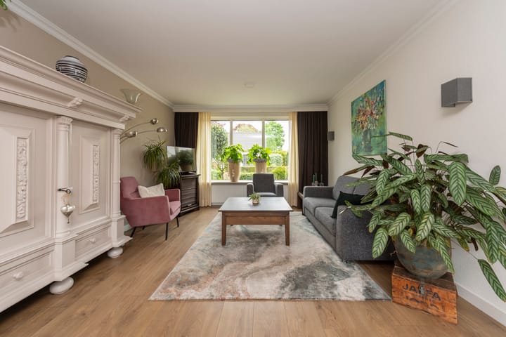 Photo 15 of Dr. Schaepmanstraat 9