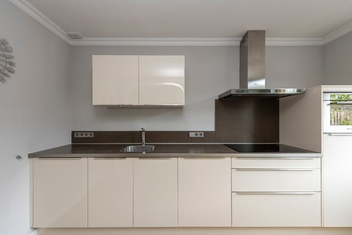 Photo 18 of Dr. Schaepmanstraat 9