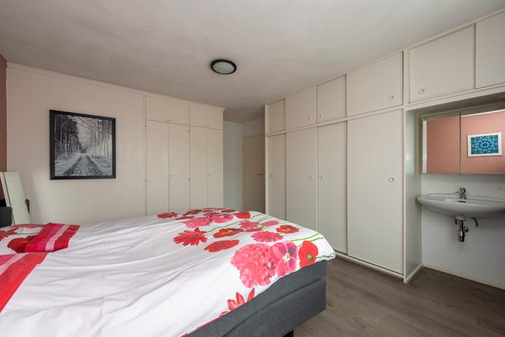 Photo 22 of Dr. Schaepmanstraat 9