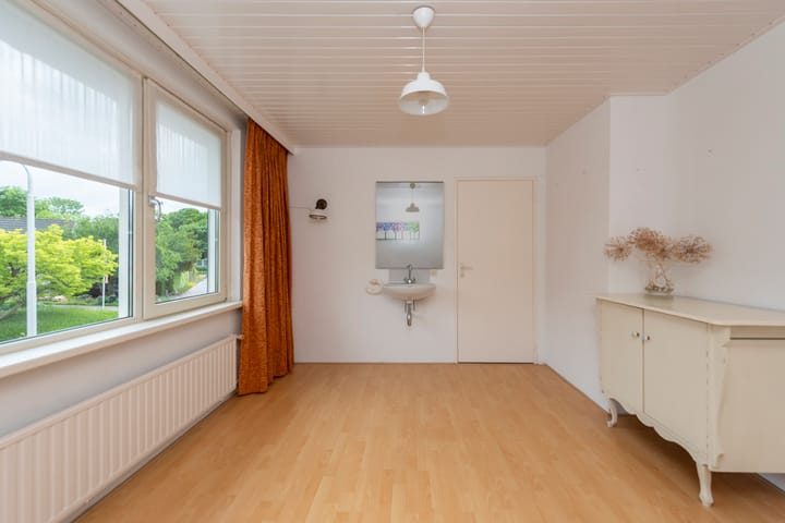 Photo 28 of Dr. Schaepmanstraat 9